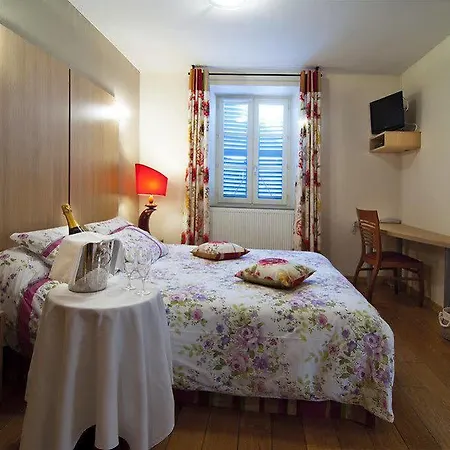 Logis Le Jardin Des Thermes 2* Sail-sous-Couzan