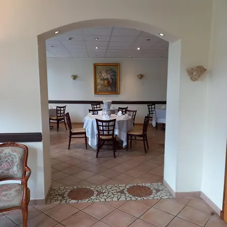 Logis Le Jardin Des Thermes Otel 2*